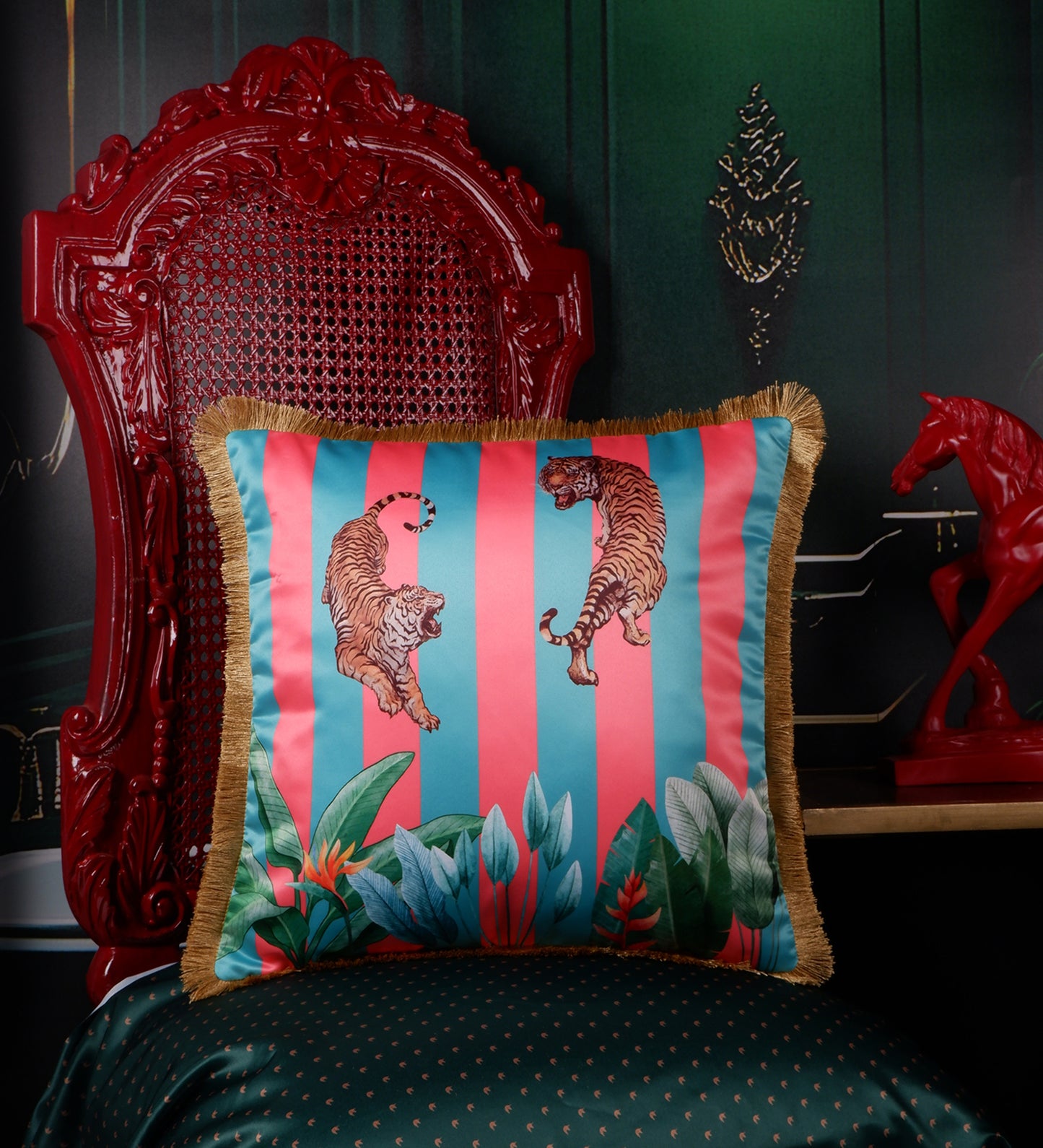 THE WHITE INK DECOR Tropical Elegance: Cushion Cover Bright Captivating Prints with Fringe Edging Set of Five