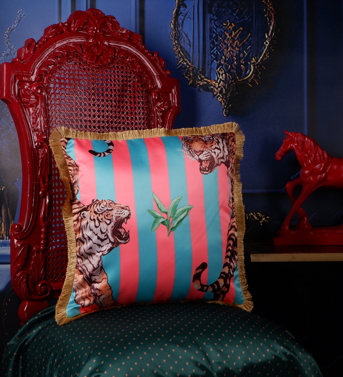 THE WHITE INK DECOR Tropical Elegance: Cushion Cover Bright Captivating Prints with Fringe Edging Set of Five