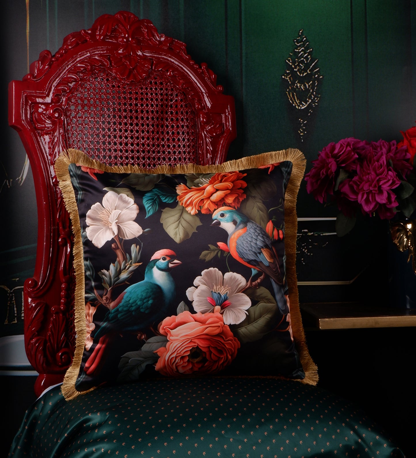 THE WHITE INK DECOR Elegance: Cushion Cover with Tropical Prints and Fringe Edging Set of Five