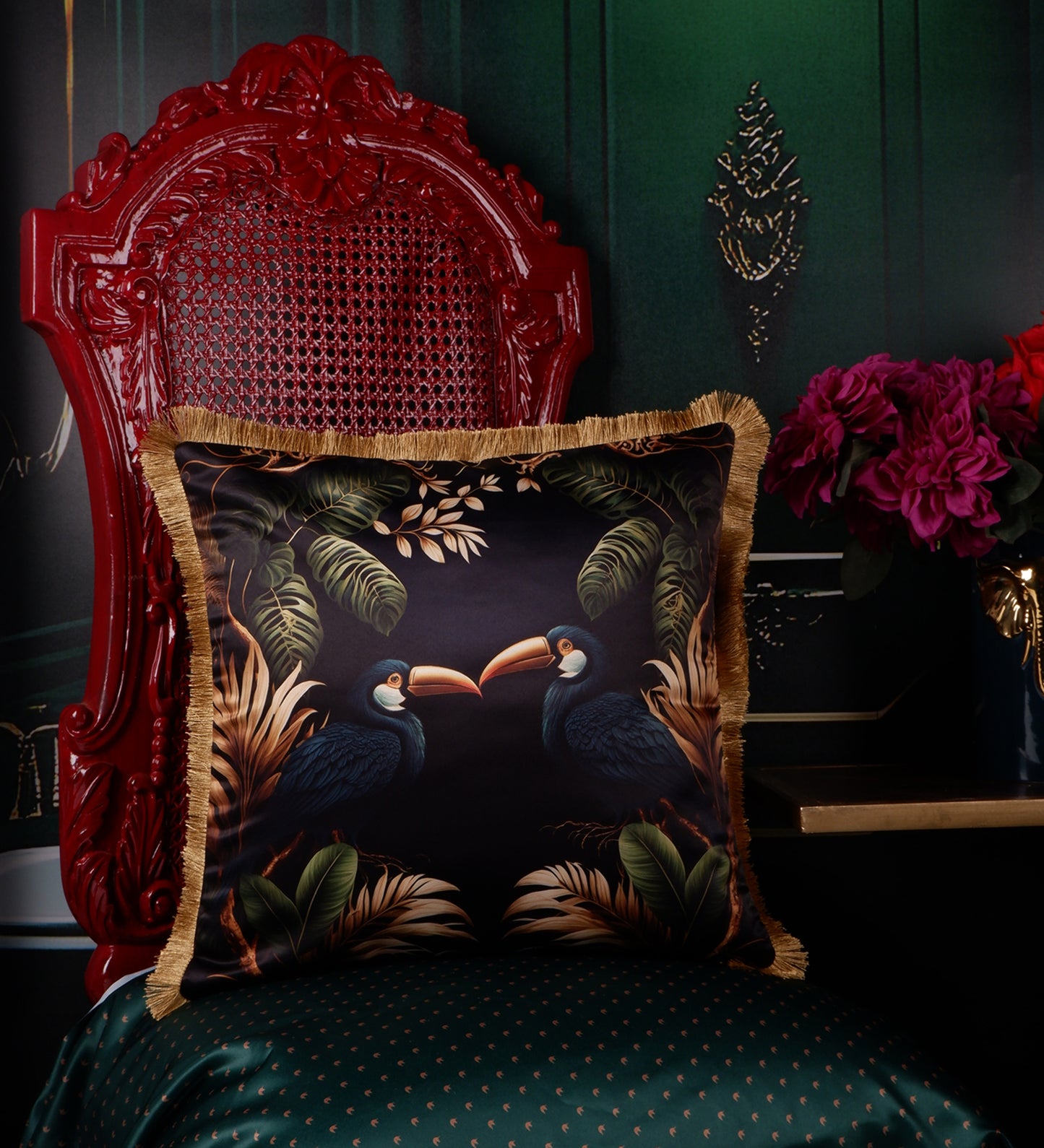 THE WHITE INK DECOR Elegance: Cushion Cover with Tropical Prints and Fringe Edging Set of Five