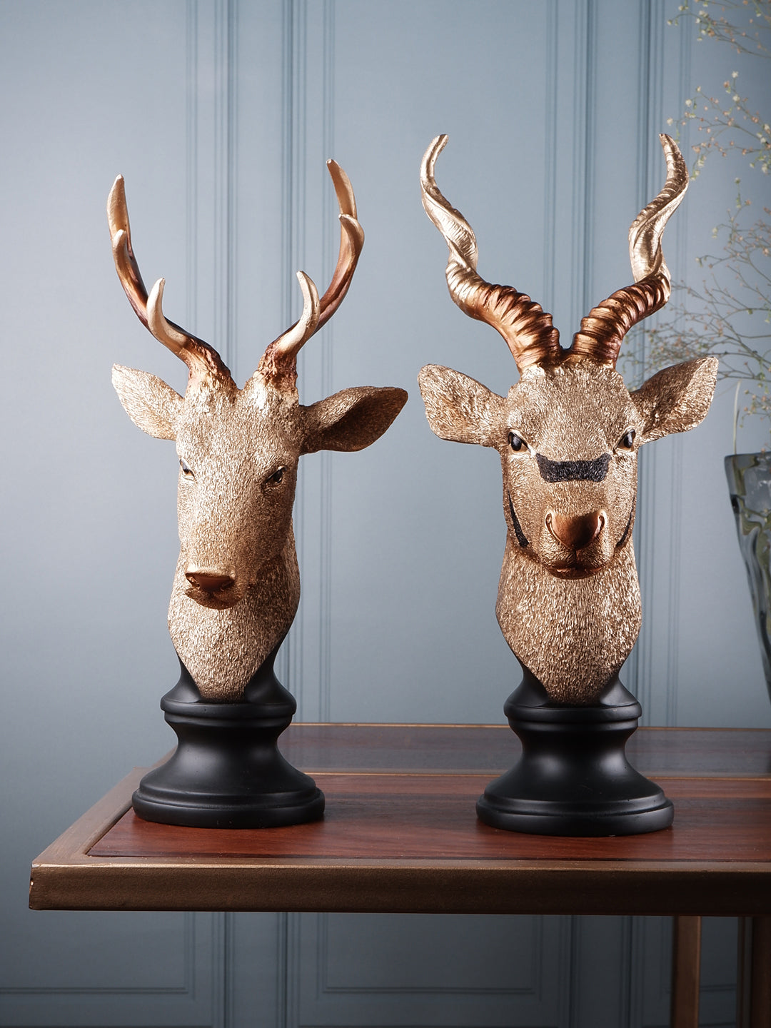 The white ink decor premium deer figurine set of two