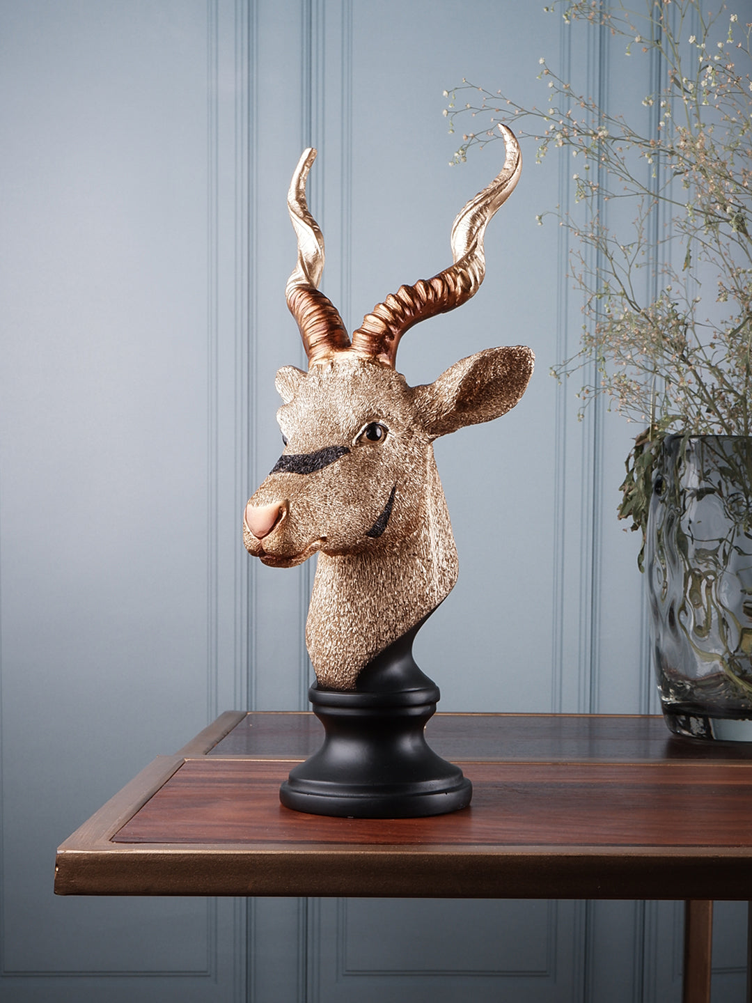 The white ink decor premium deer figurine